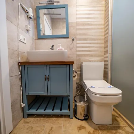 Thales Homestay szállás *